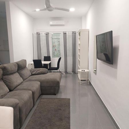 La Cueva Del Violin Apartment Torre Del Mar Ngoại thất bức ảnh
