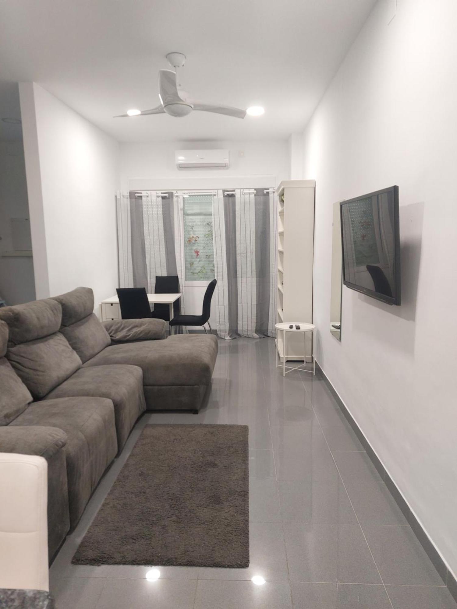 La Cueva Del Violin Apartment Torre Del Mar Ngoại thất bức ảnh
